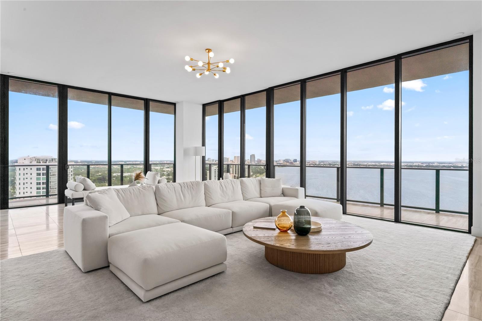 RITZ CARLTON RESIDENCES   BAY OAKS CONDOMINIUM - Residential