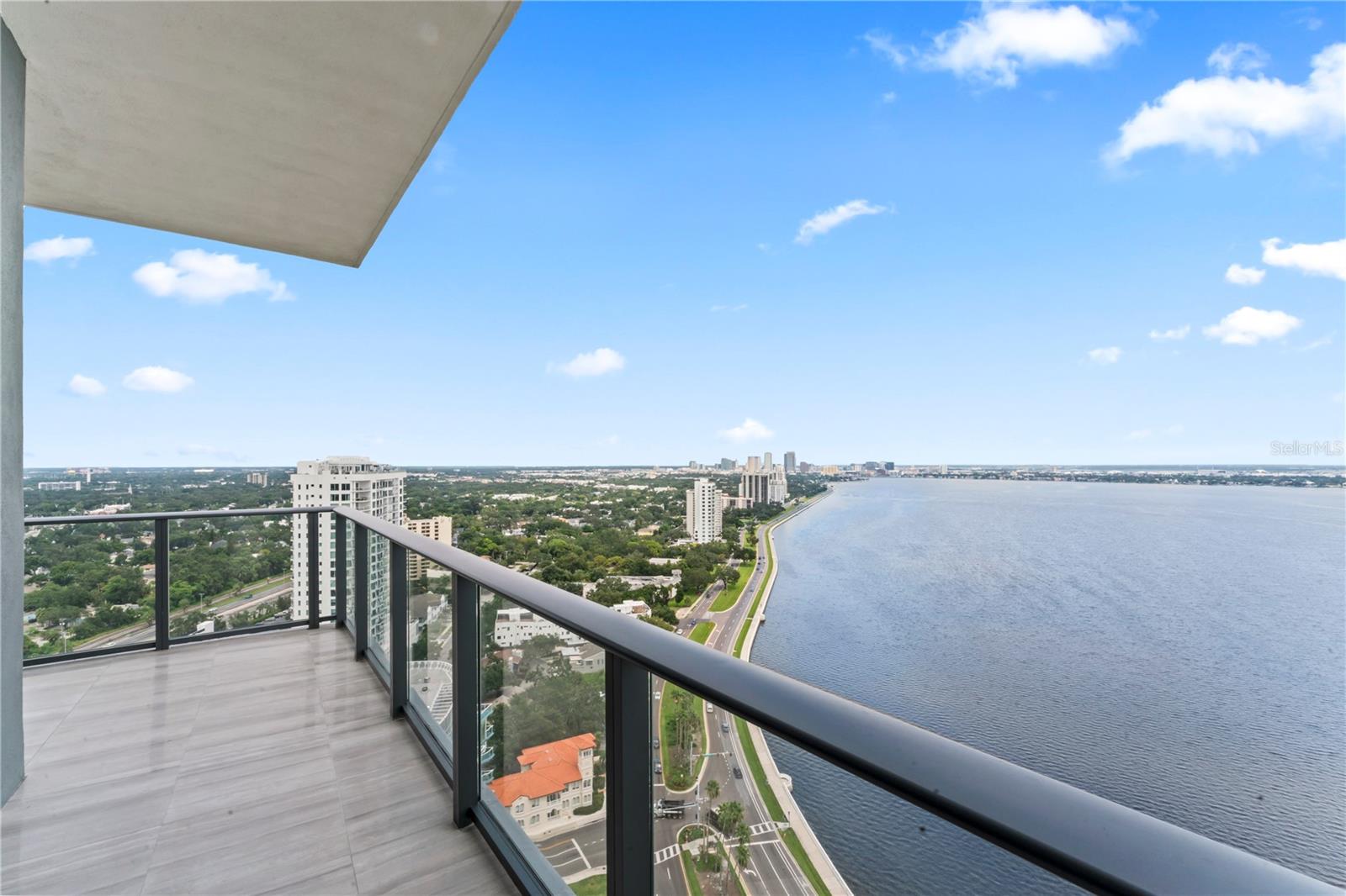 RITZ CARLTON RESIDENCES   BAY OAKS CONDOMINIUM - Residential