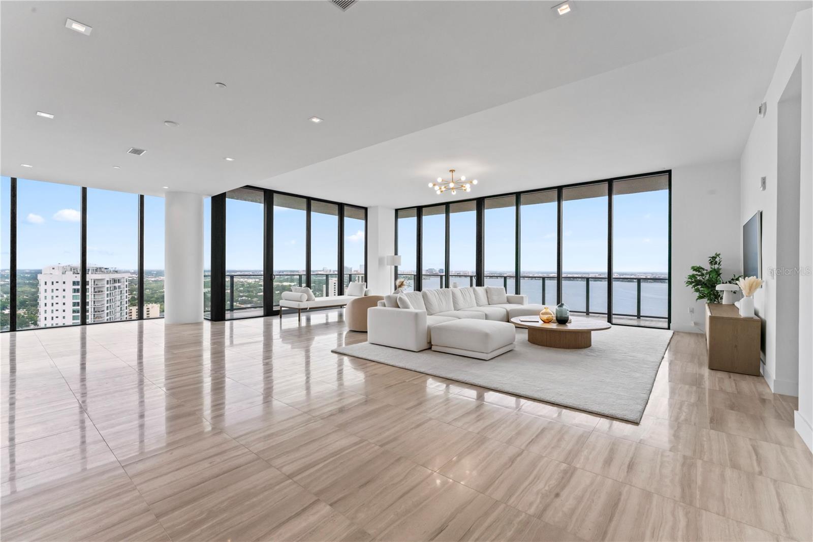 RITZ CARLTON RESIDENCES   BAY OAKS CONDOMINIUM - Residential