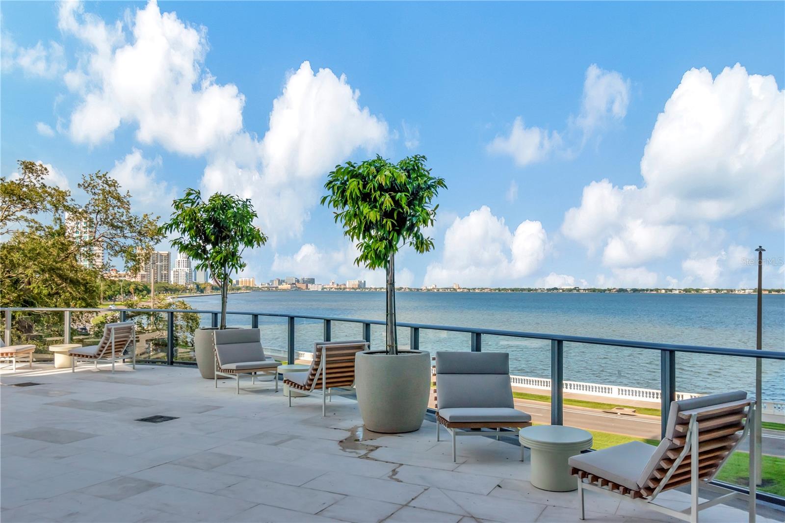 RITZ CARLTON RESIDENCES   BAY OAKS CONDOMINIUM - Residential