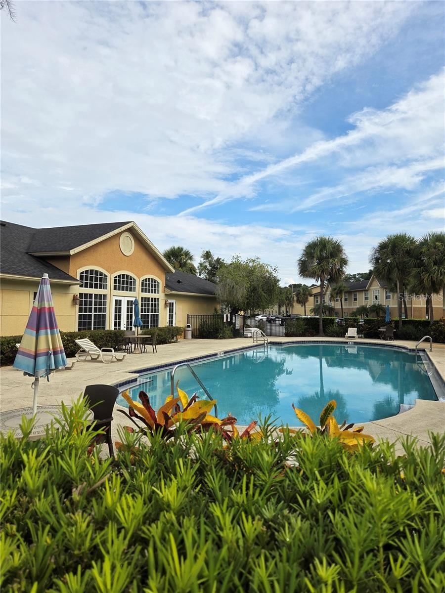 HAWTHORNE VLG CONDO - Residential