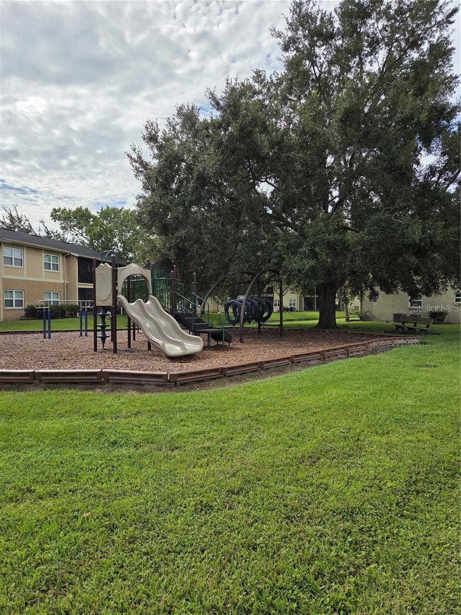 HAWTHORNE VLG CONDO - Residential