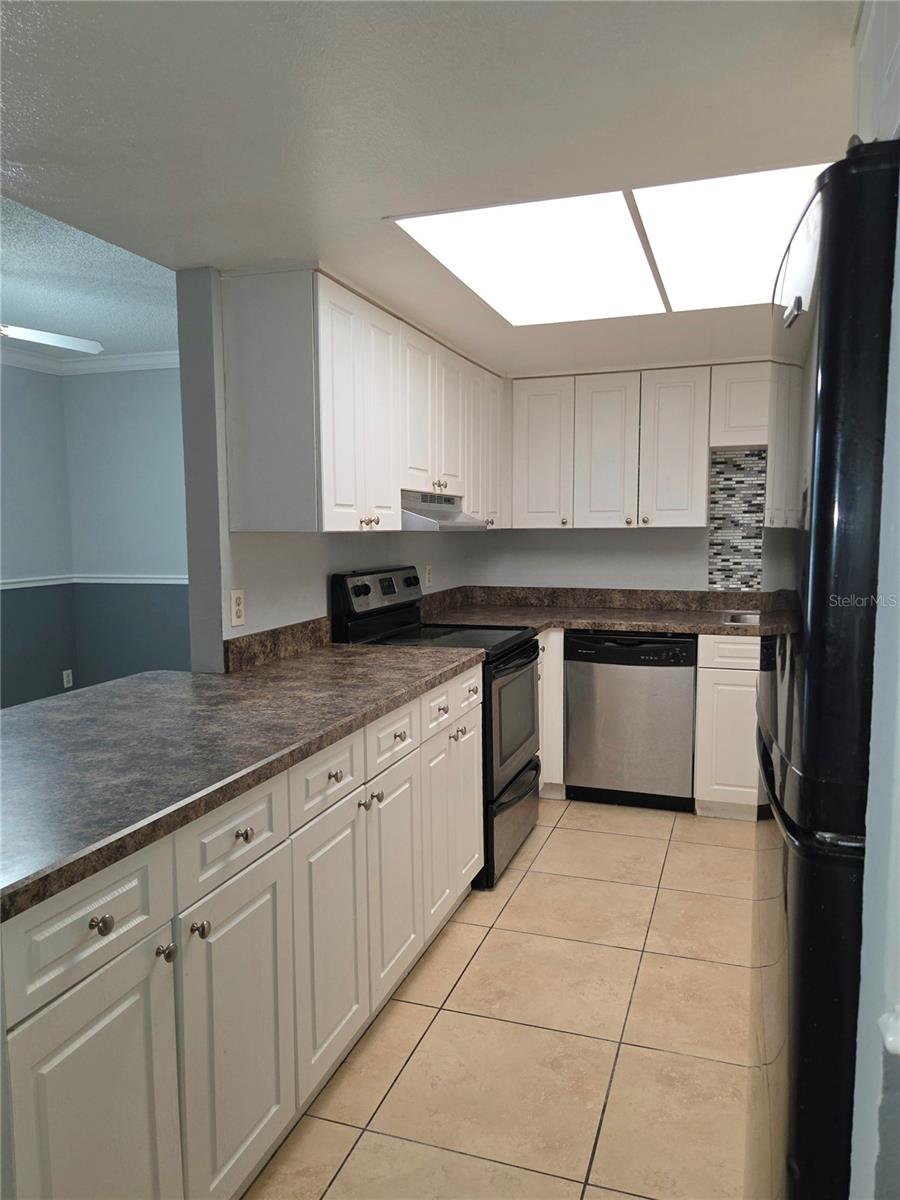 HAWTHORNE VLG CONDO - Residential