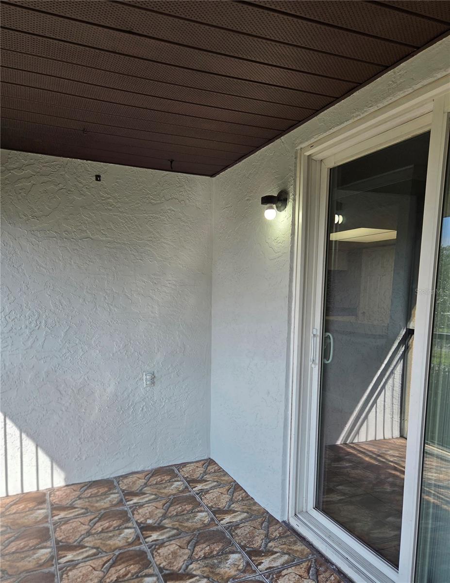 HAWTHORNE VLG CONDO - Residential