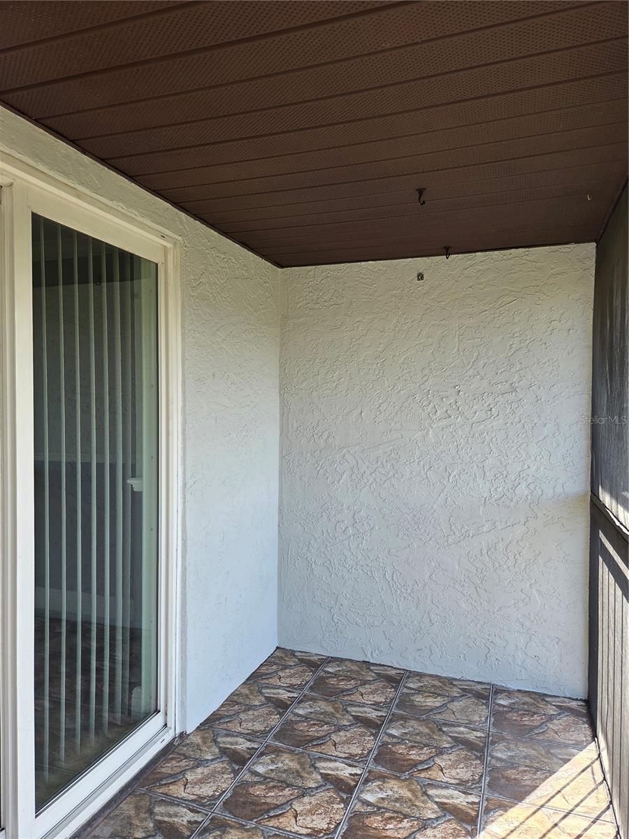 HAWTHORNE VLG CONDO - Residential