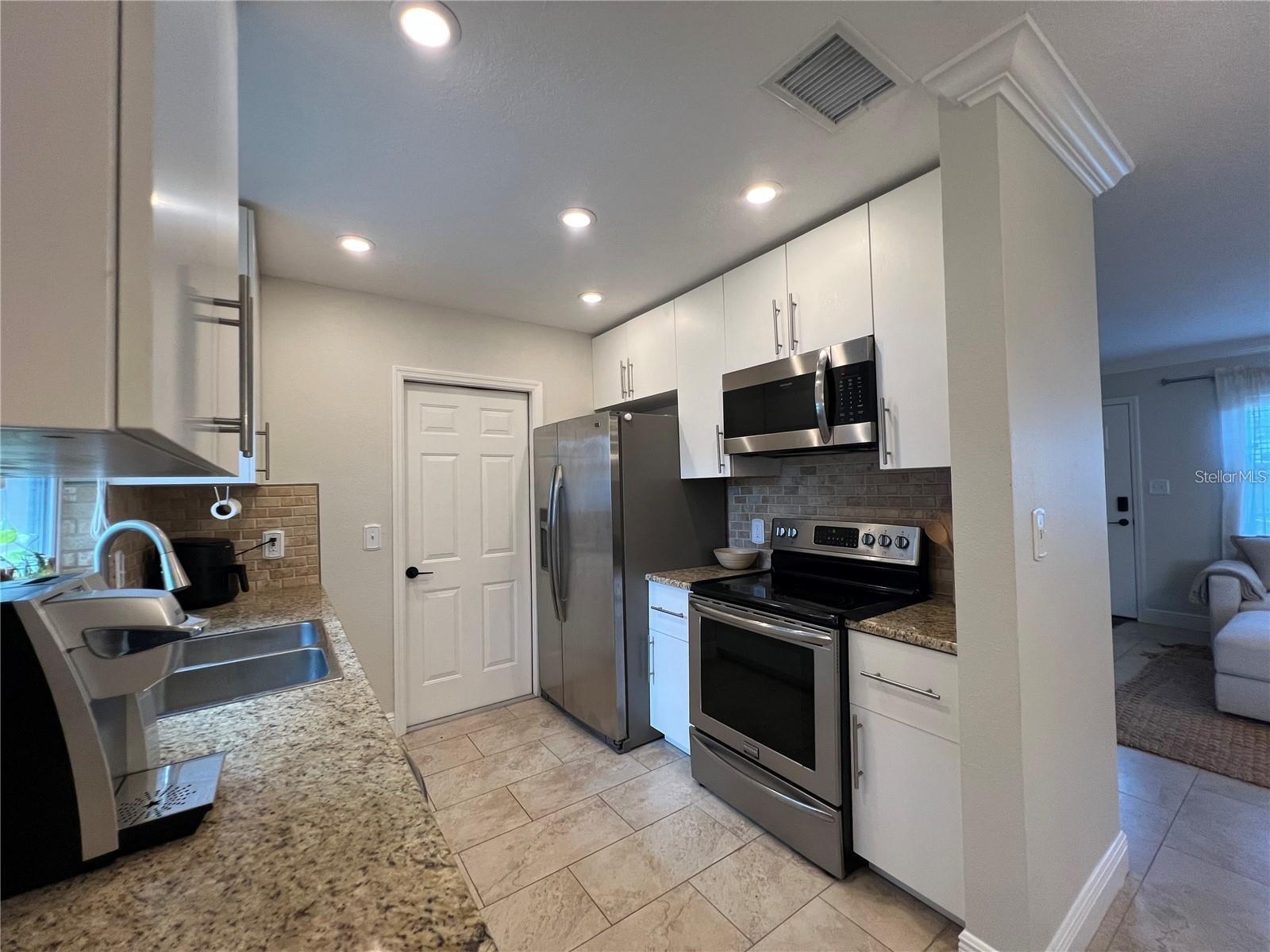 COQUINA KEY SEC 1 - Residential Lease