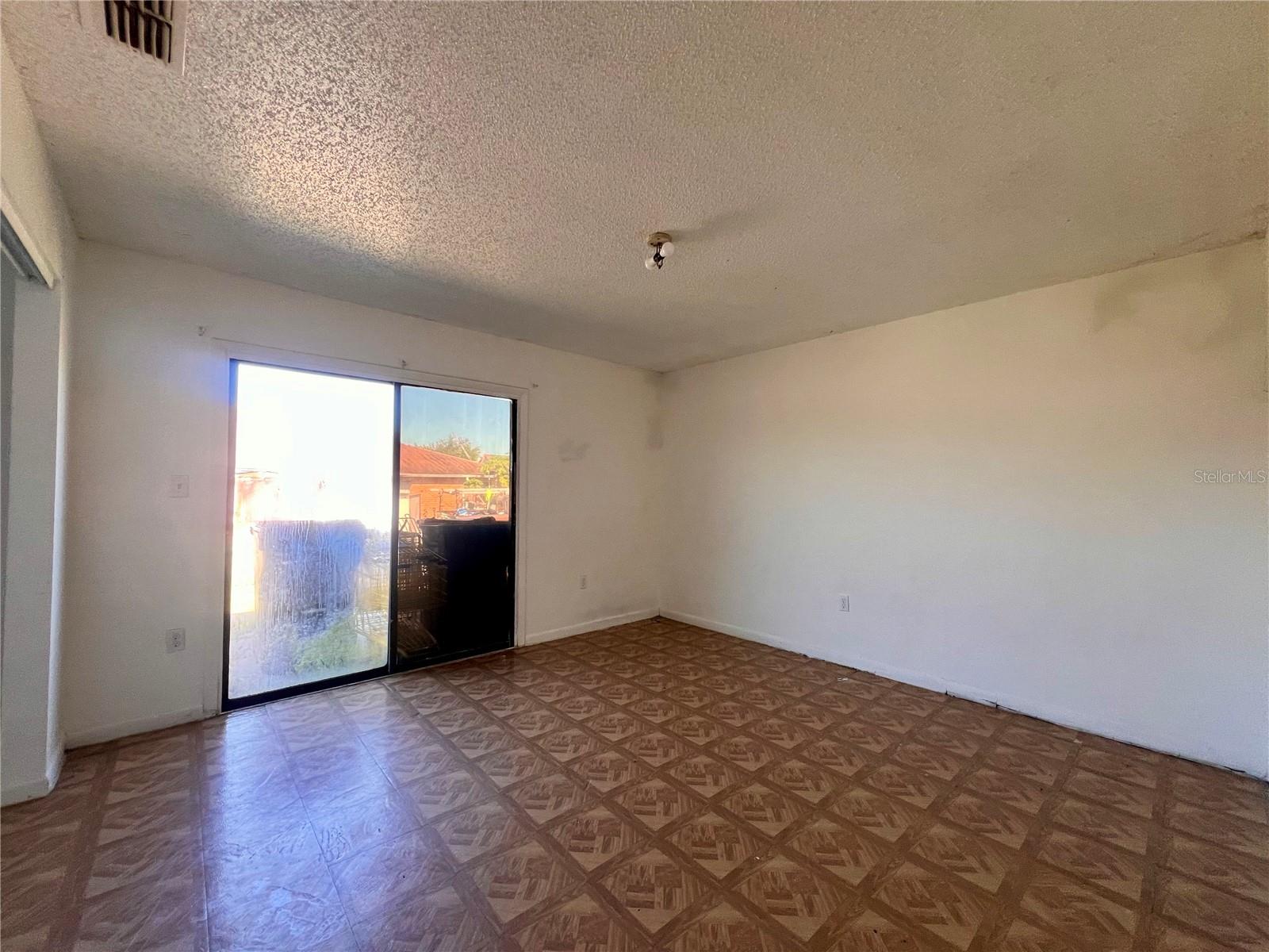 SABAL SQUARE ESTATES - Residential Lease