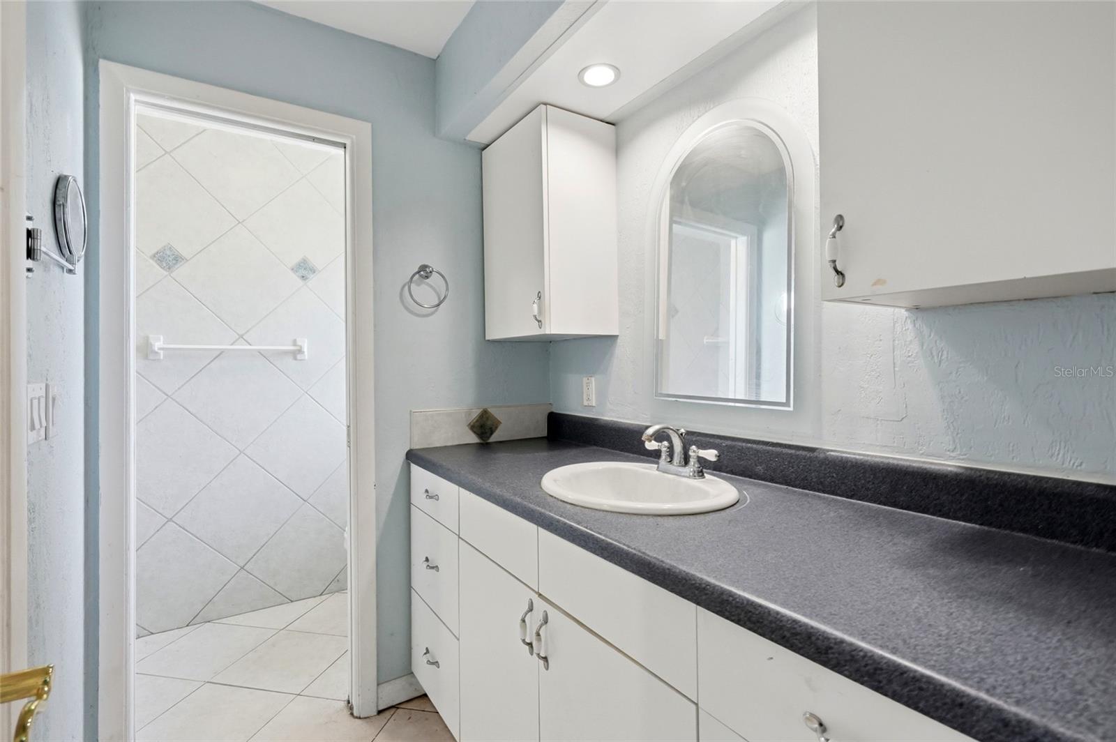 GULF GATE UNIT 6 - Residential