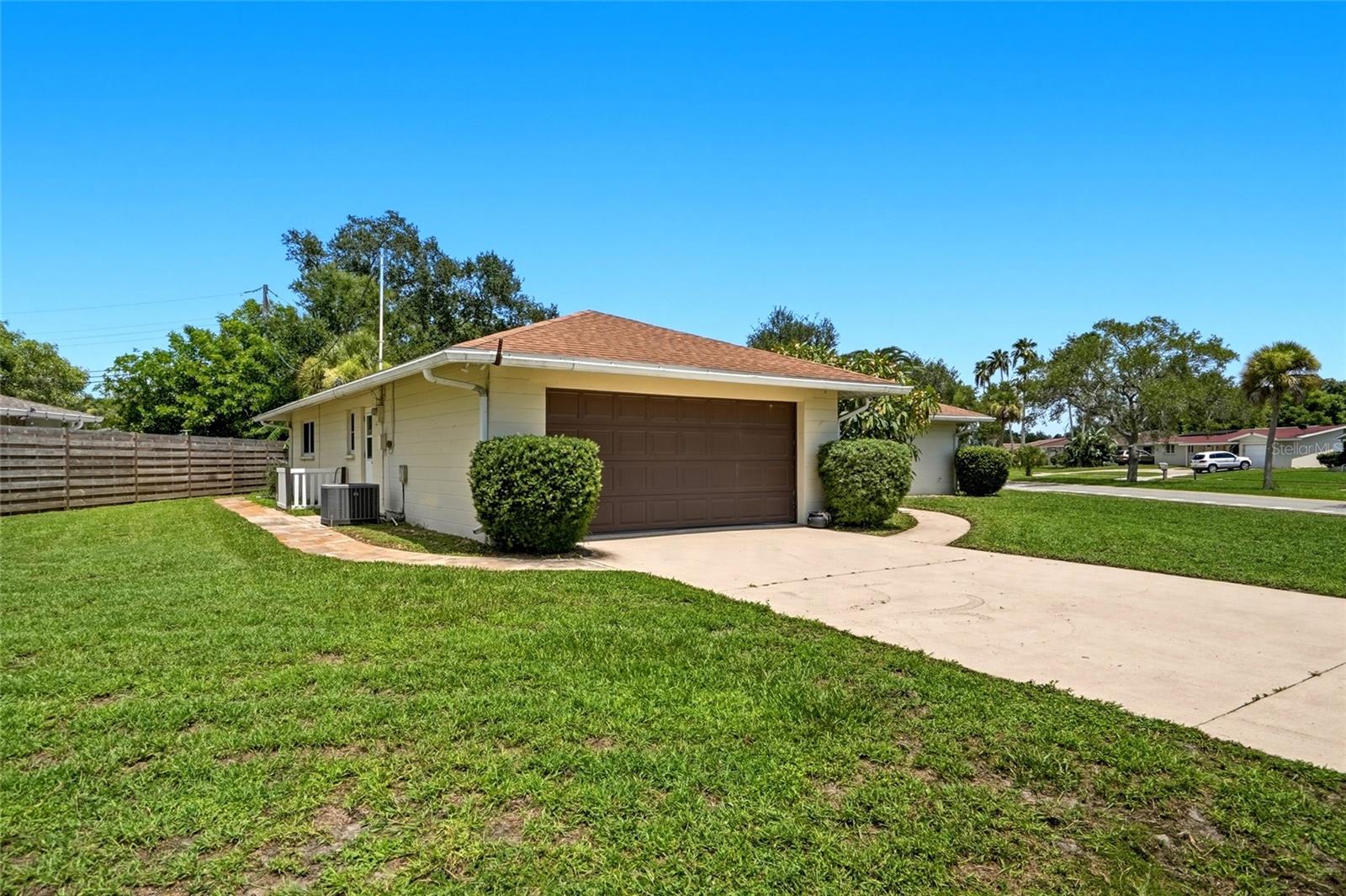 GULF GATE UNIT 6 - Residential