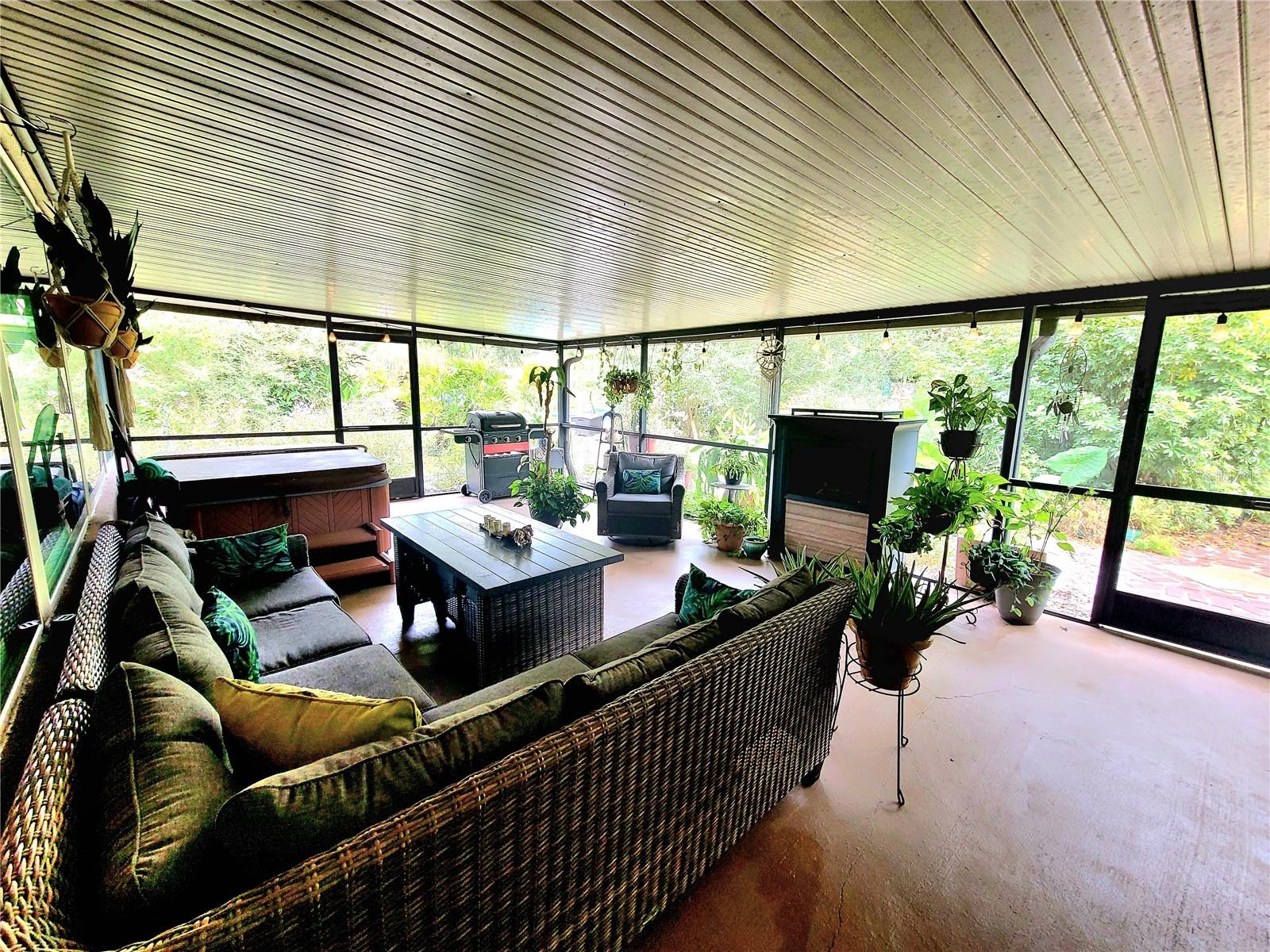 INDIAN HILLS - Residential