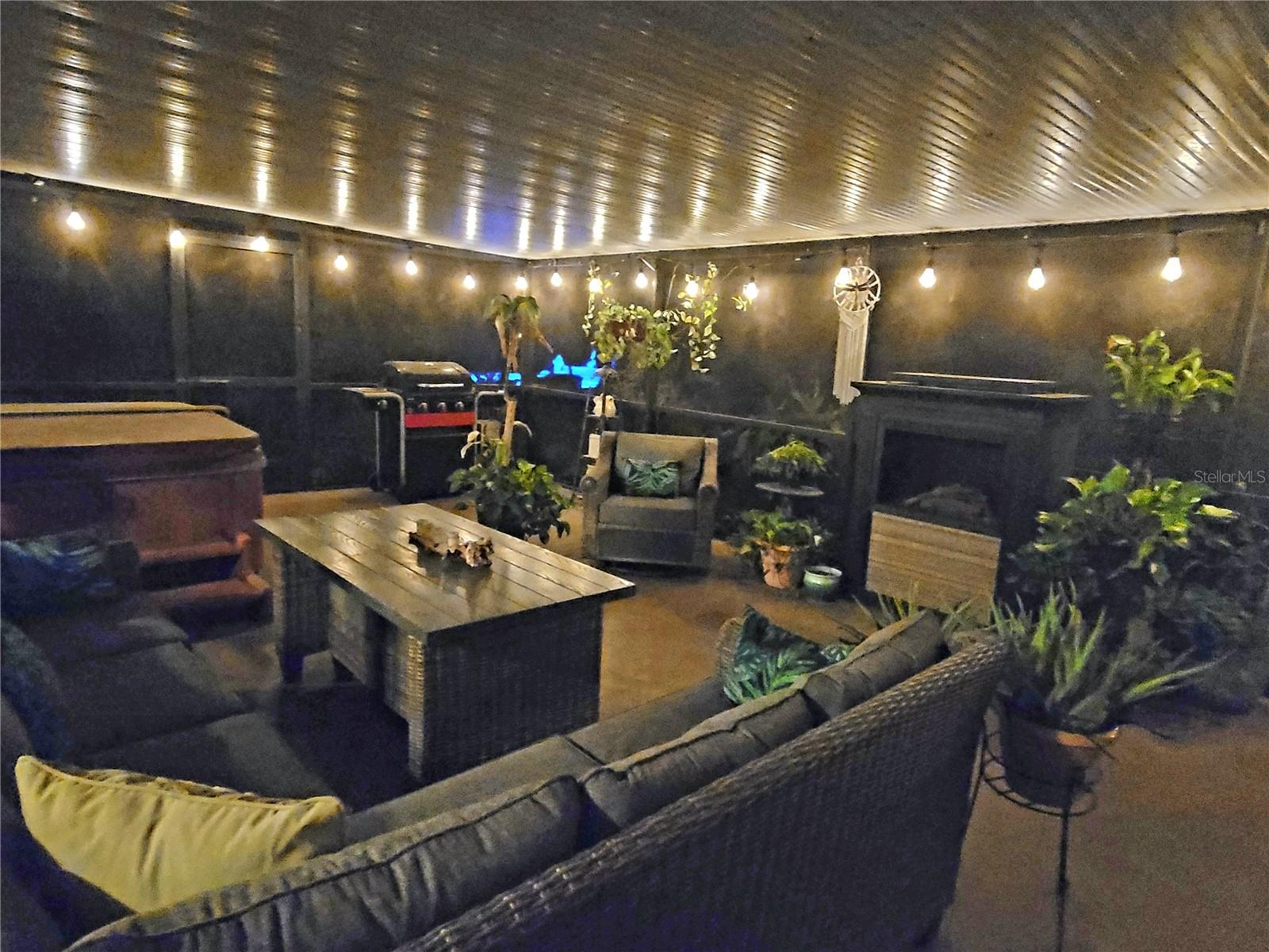 INDIAN HILLS - Residential