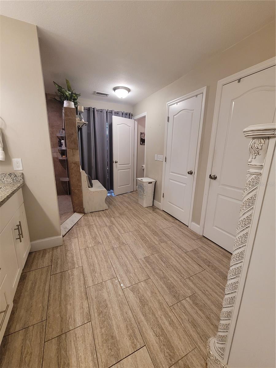 INDIAN HILLS - Residential