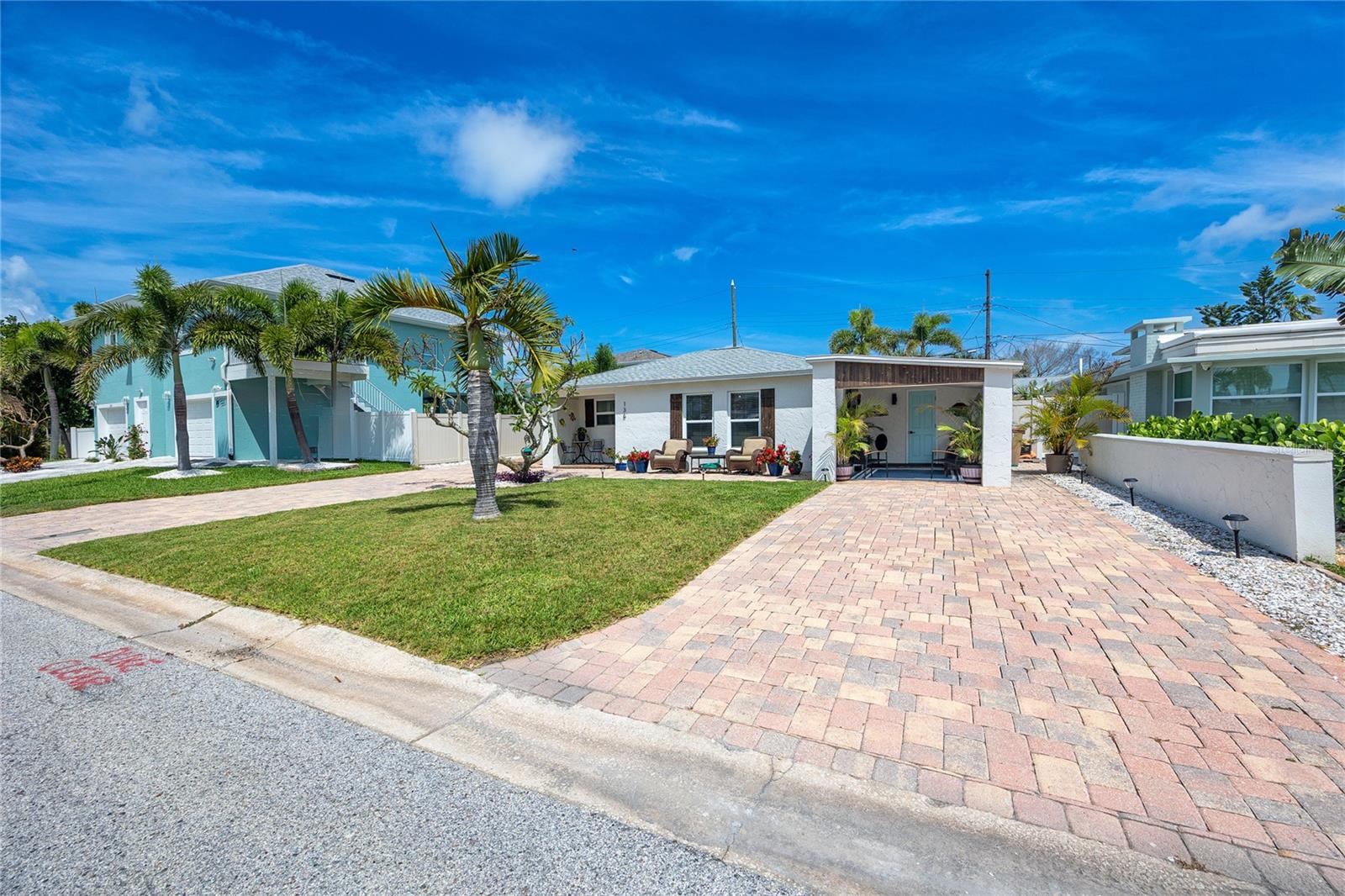 MADEIRA MANOR - Residential