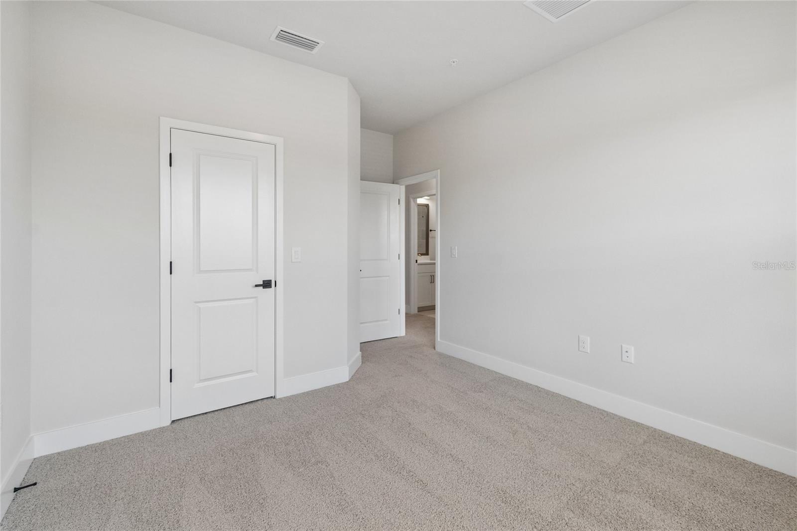 EMERALD LANDING AT WATERSIDE - Residential