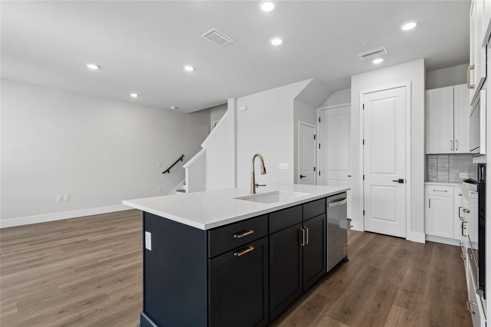 EMERALD LANDING AT WATERSIDE - Residential