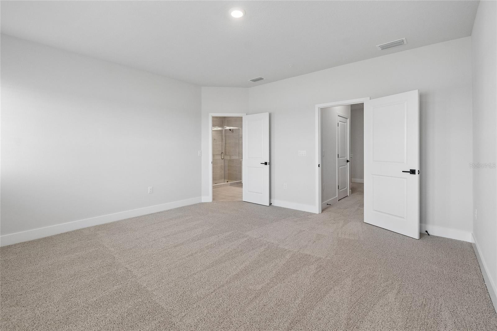 EMERALD LANDING AT WATERSIDE - Residential