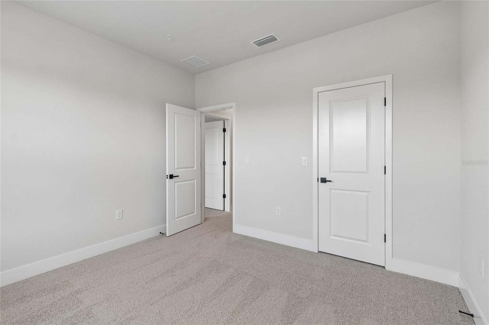 EMERALD LANDING AT WATERSIDE - Residential