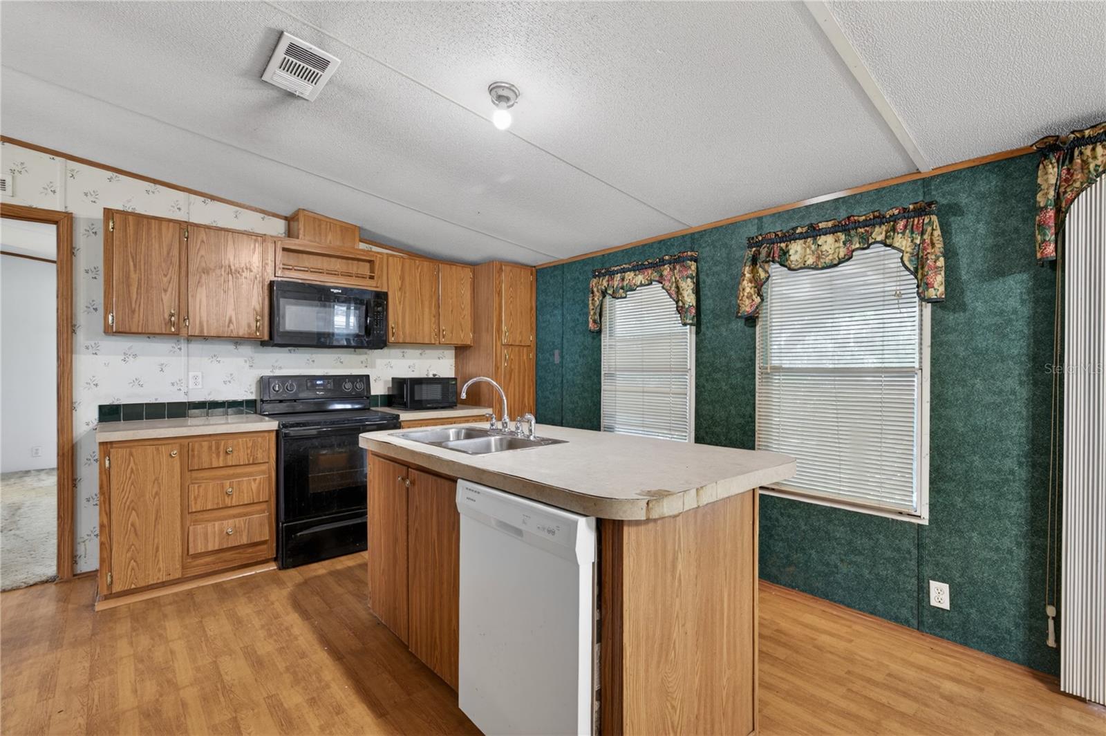 SANDY ACRES - Residential