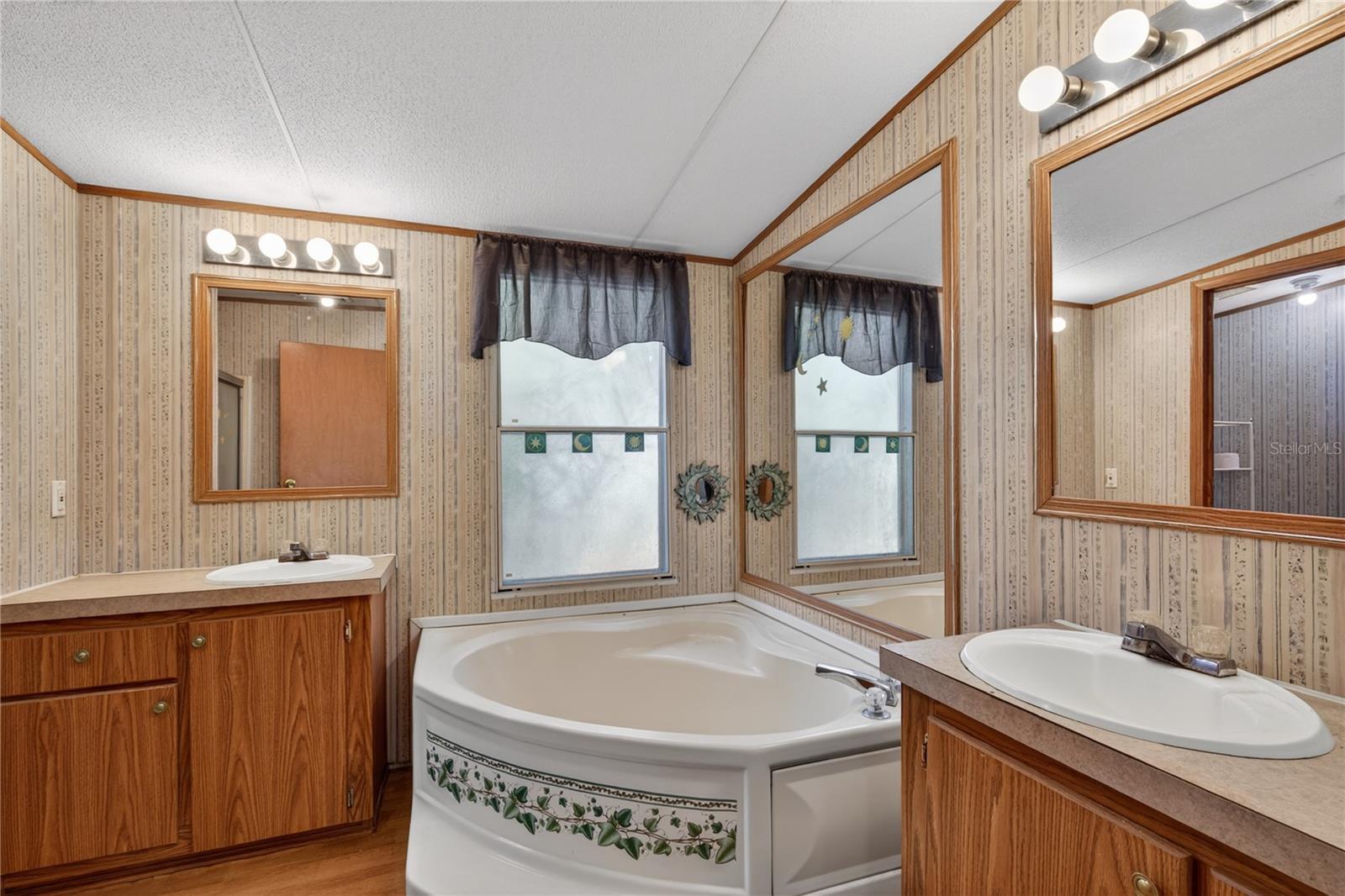 SANDY ACRES - Residential