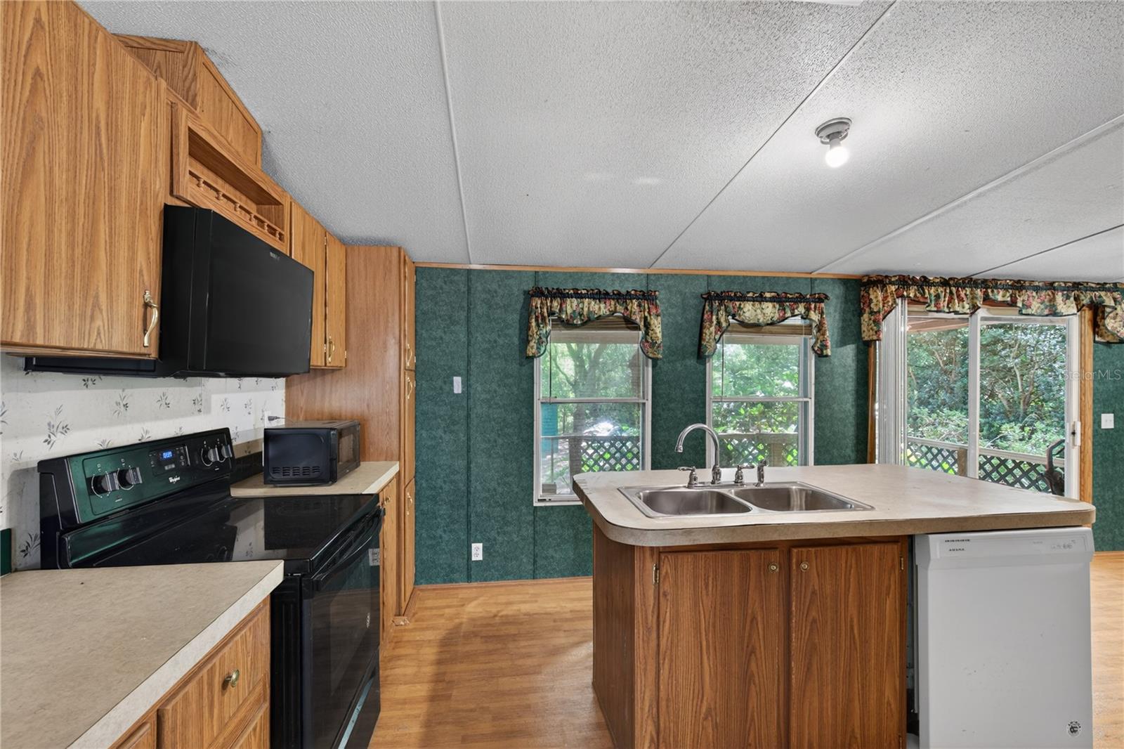 SANDY ACRES - Residential