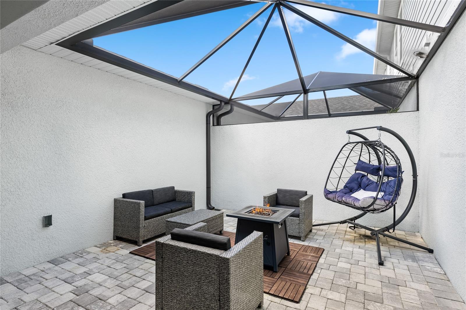 NAUTIQUE/WATERSIDE - Residential Lease