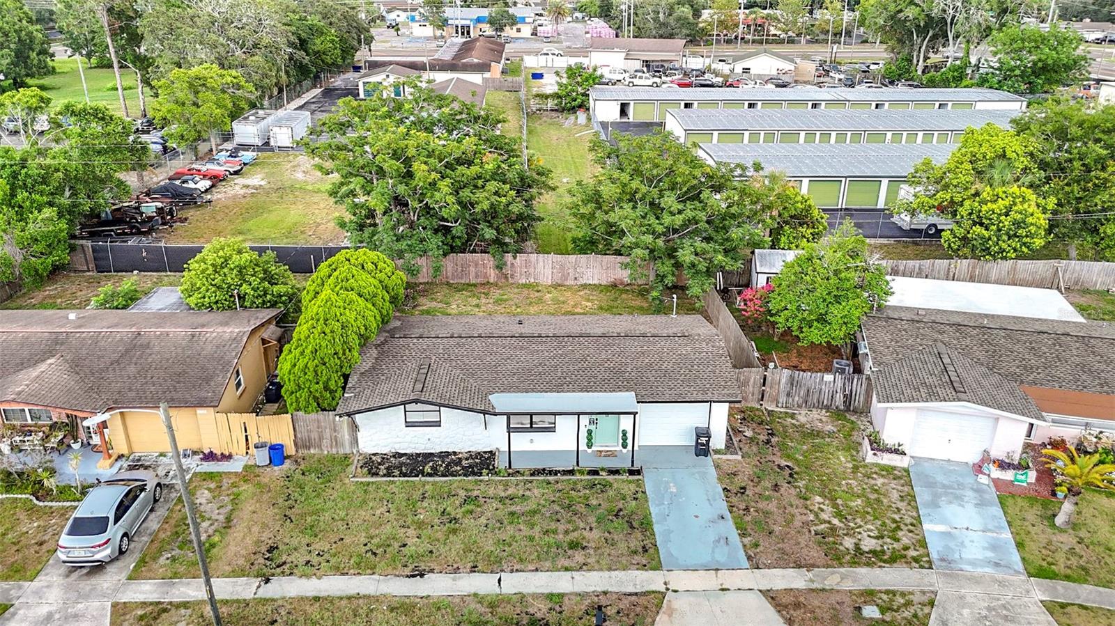 HOLIDAY GARDENS - Residential