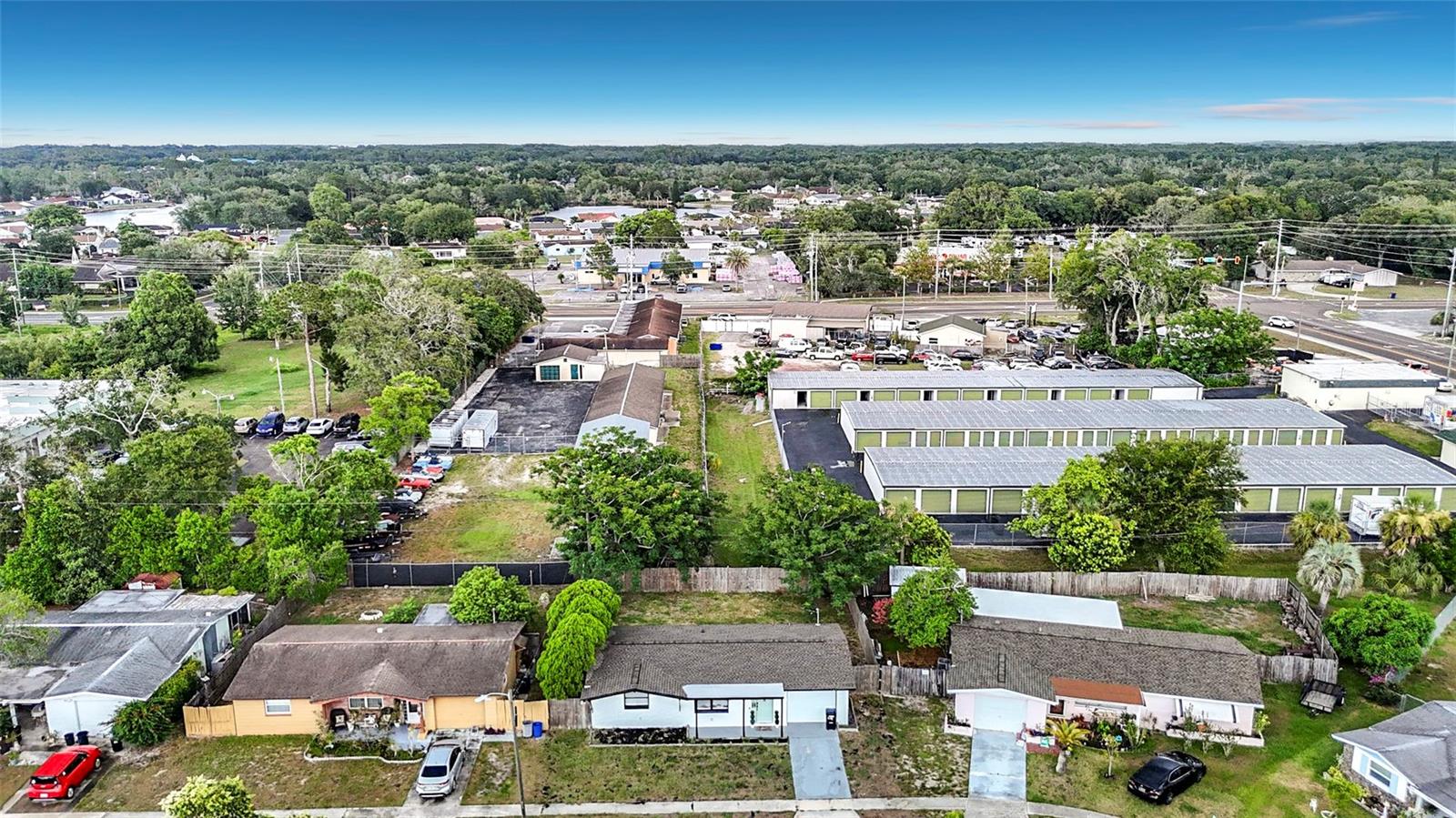 HOLIDAY GARDENS - Residential