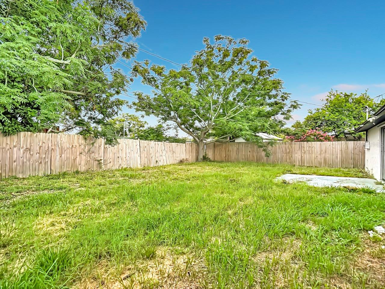 HOLIDAY GARDENS - Residential