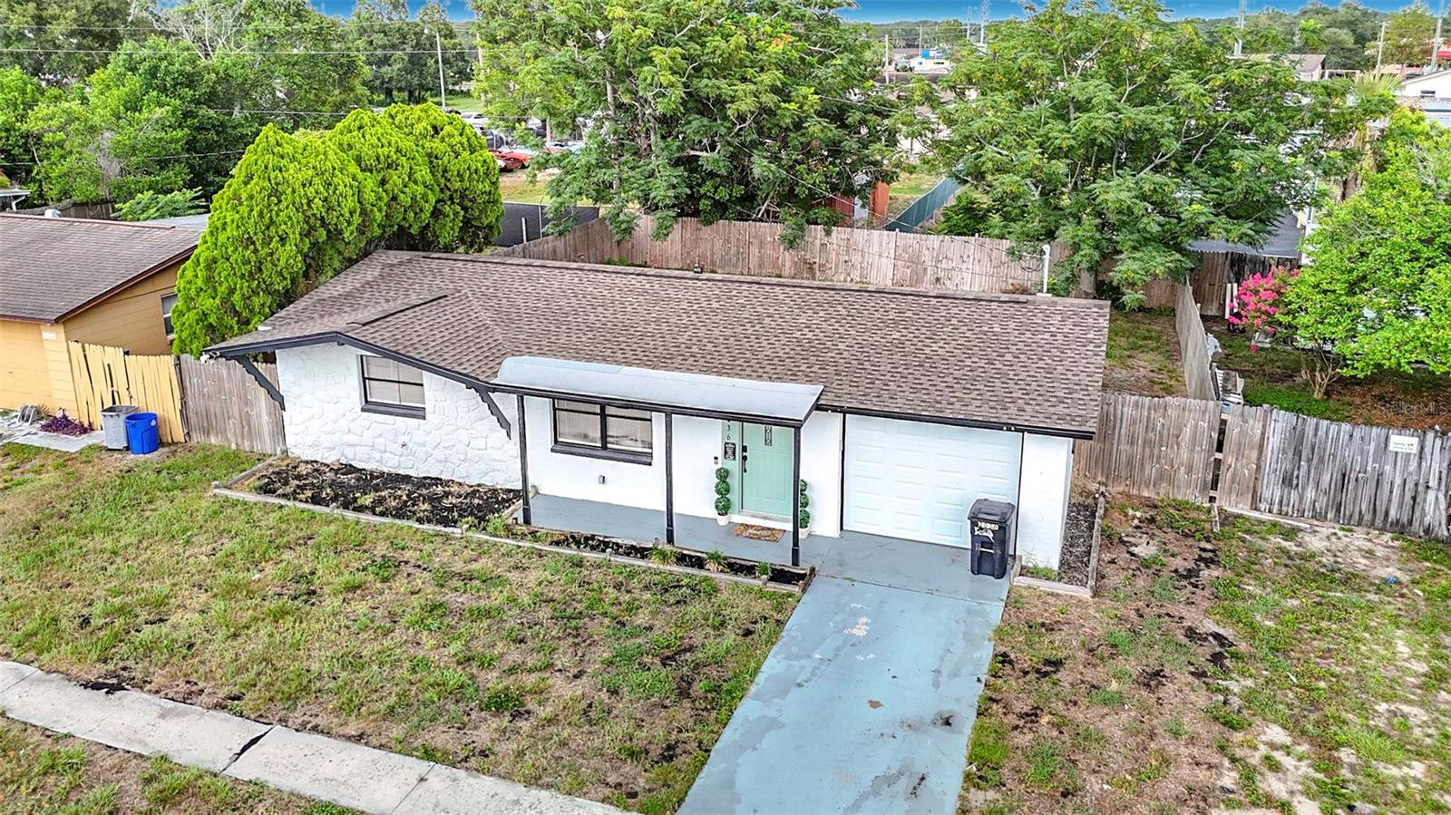 HOLIDAY GARDENS - Residential
