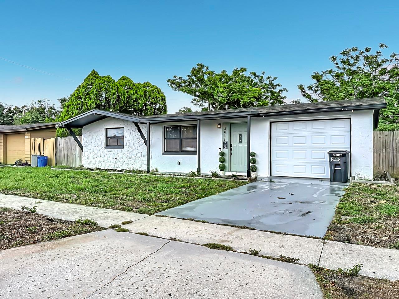 HOLIDAY GARDENS - Residential