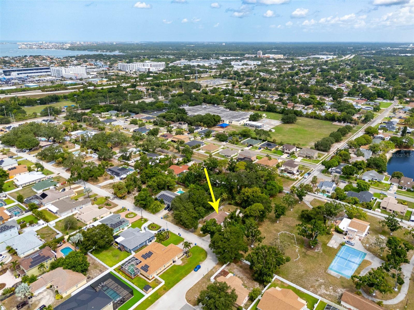 MAXIMO HEIGHTS - Residential
