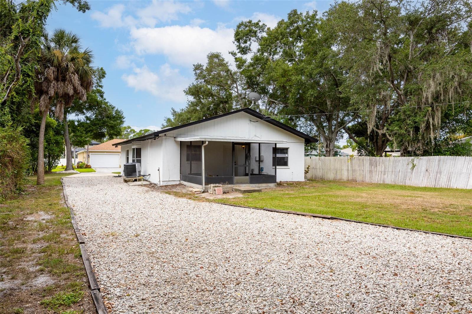 MAXIMO HEIGHTS - Residential
