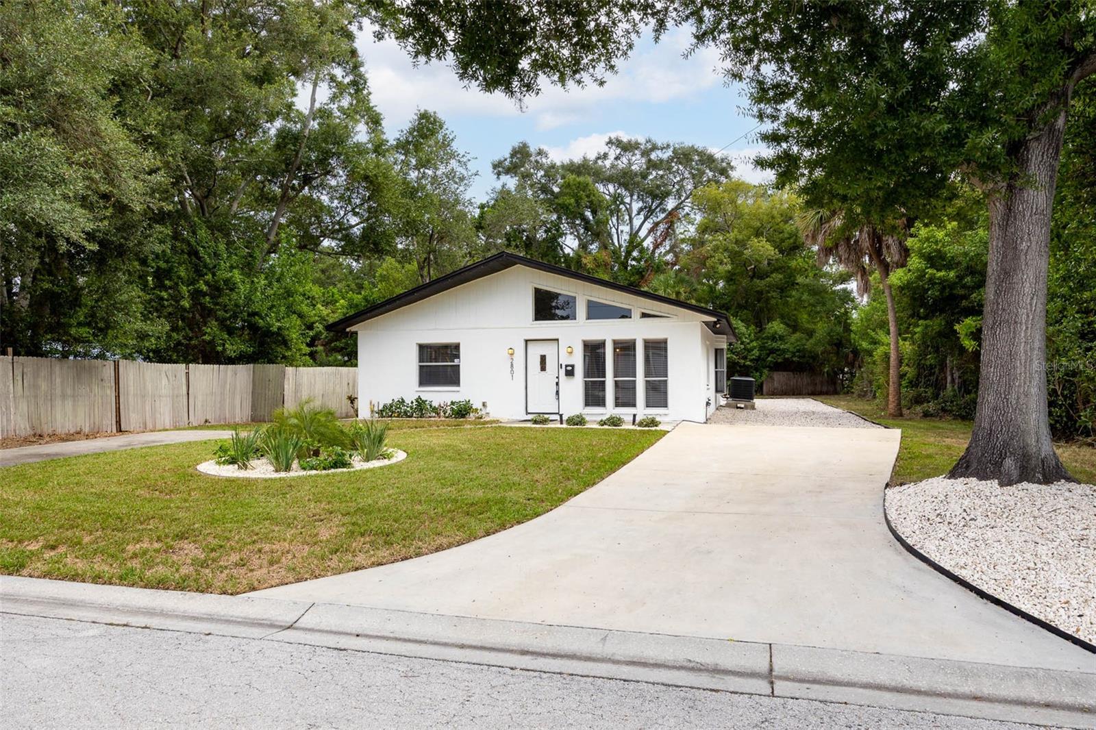 MAXIMO HEIGHTS - Residential