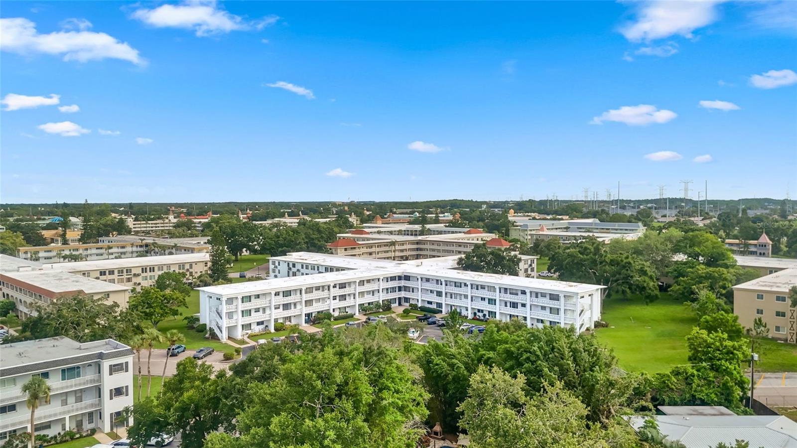 ON TOP OF THE WORLD - Residential