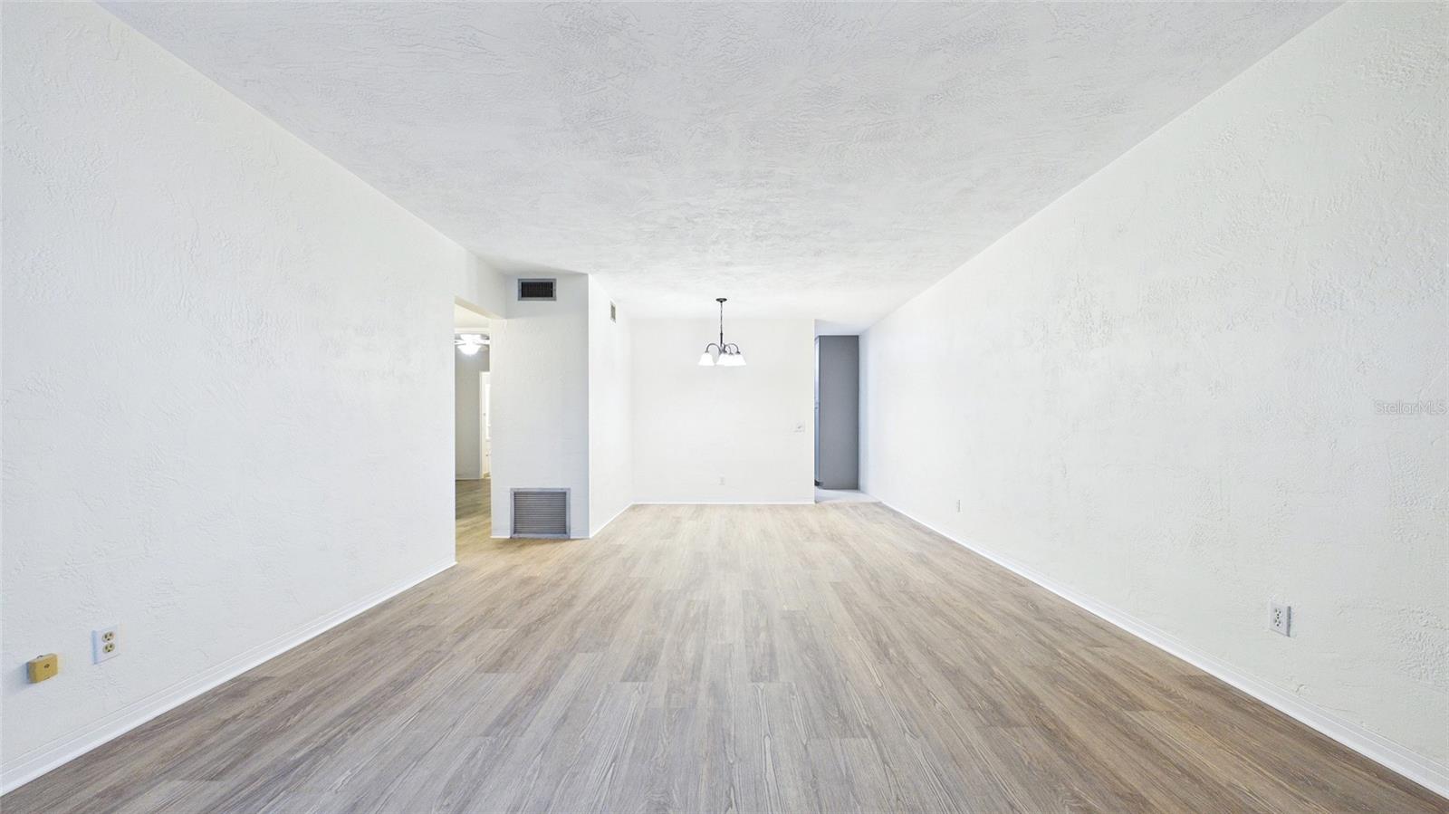 ON TOP OF THE WORLD - Residential