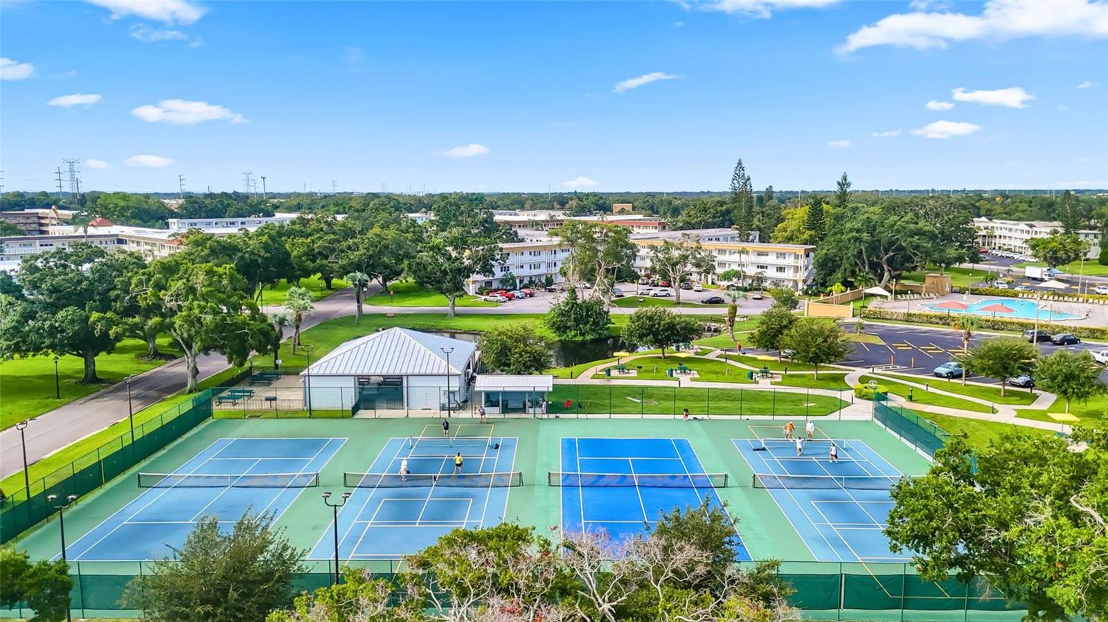 ON TOP OF THE WORLD - Residential