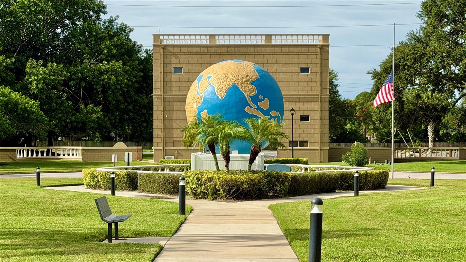 ON TOP OF THE WORLD - Residential