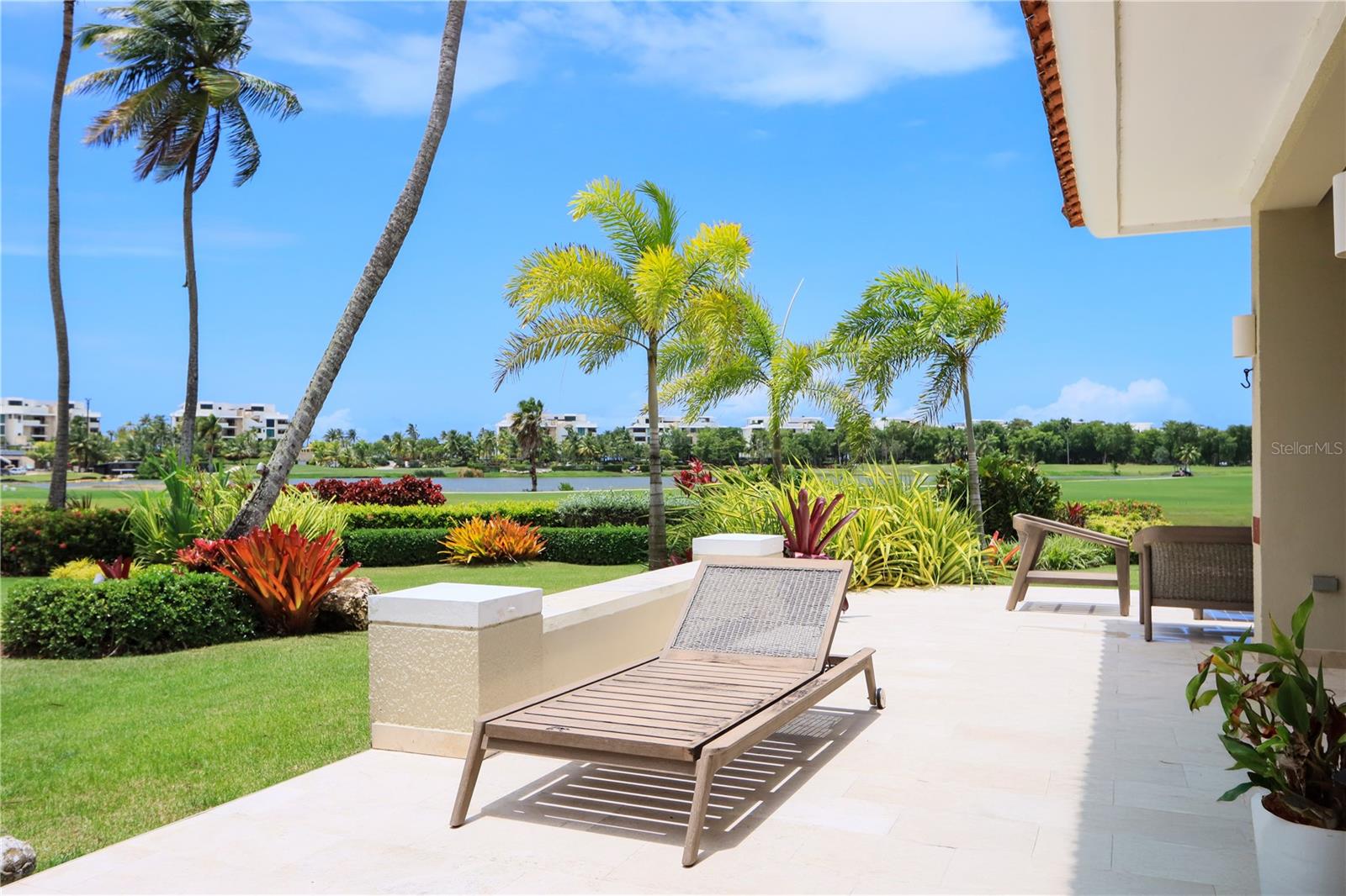 THE GREENS VILLAS AT DORADO BEACH - Residential