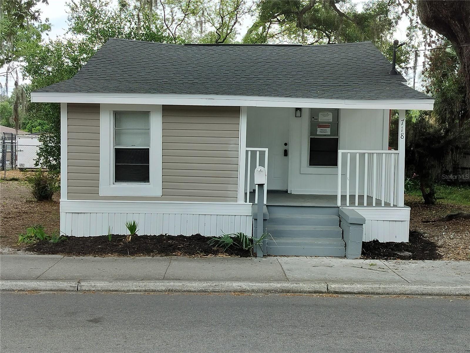 Cute bungalow with 2 bedrooms/1 bath and a flex room. New Luxury Vinyl Plank flooring, neutral paint, new lighting fixtures, ceiling fans and 6-panel doors all bring a fresh updated look to this quaint home. New cabinets, granite counter tops and fixtures make this compact kitchen fun to whip up a quick meal in. Roof 2026; HVAC 2018. Close to parks, restaurants and major thoroughfares.