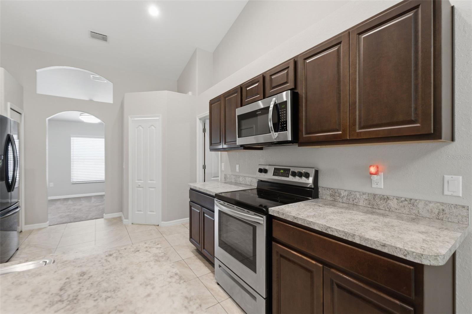 ROYAL HIGHLANDS - Residential
