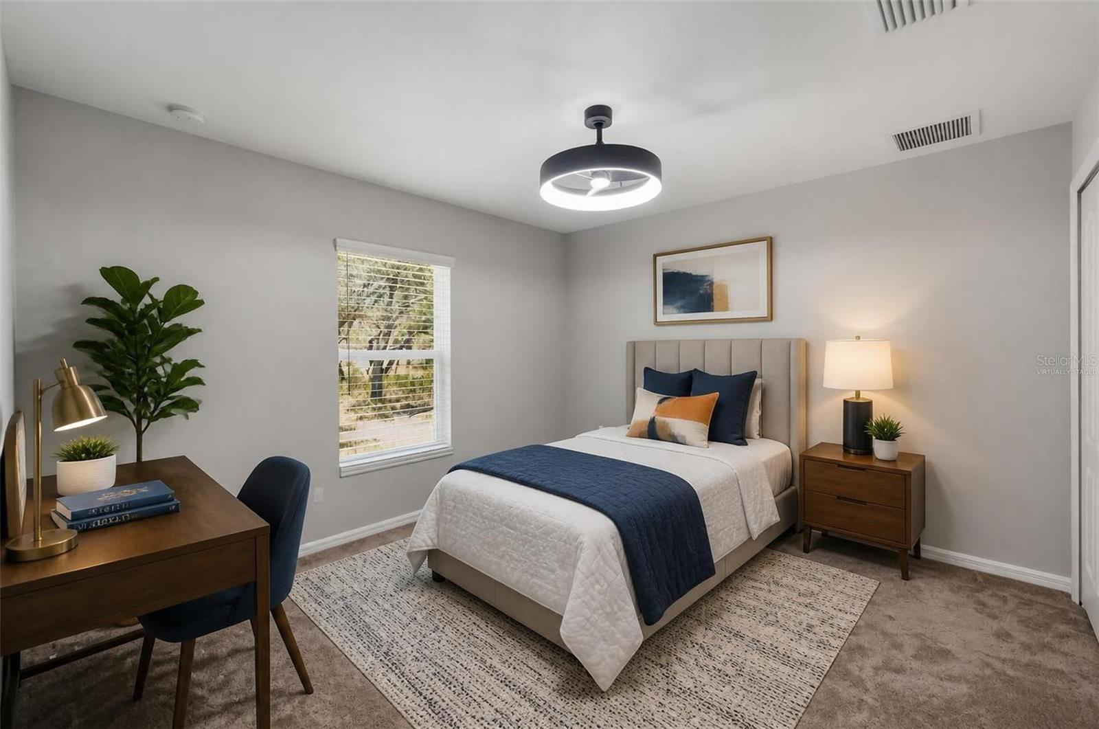 ROYAL HIGHLANDS - Residential
