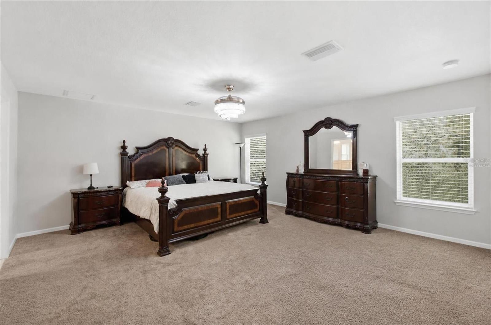 ROYAL HIGHLANDS - Residential