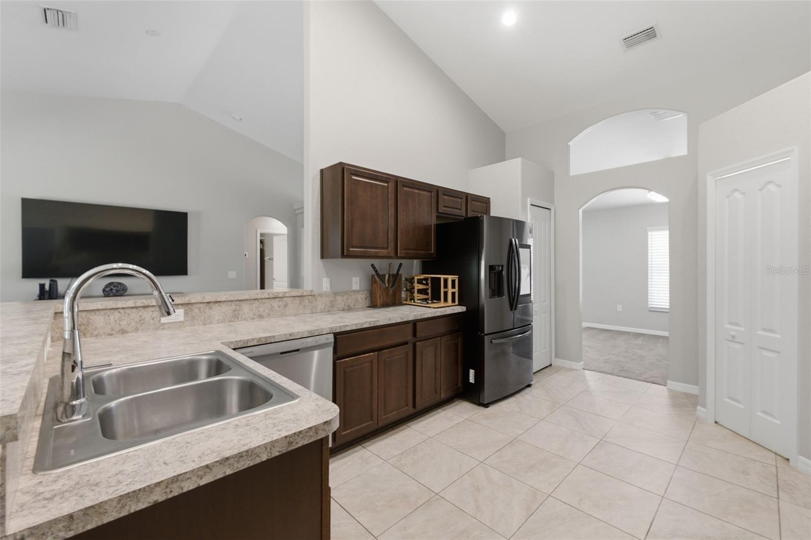 ROYAL HIGHLANDS - Residential