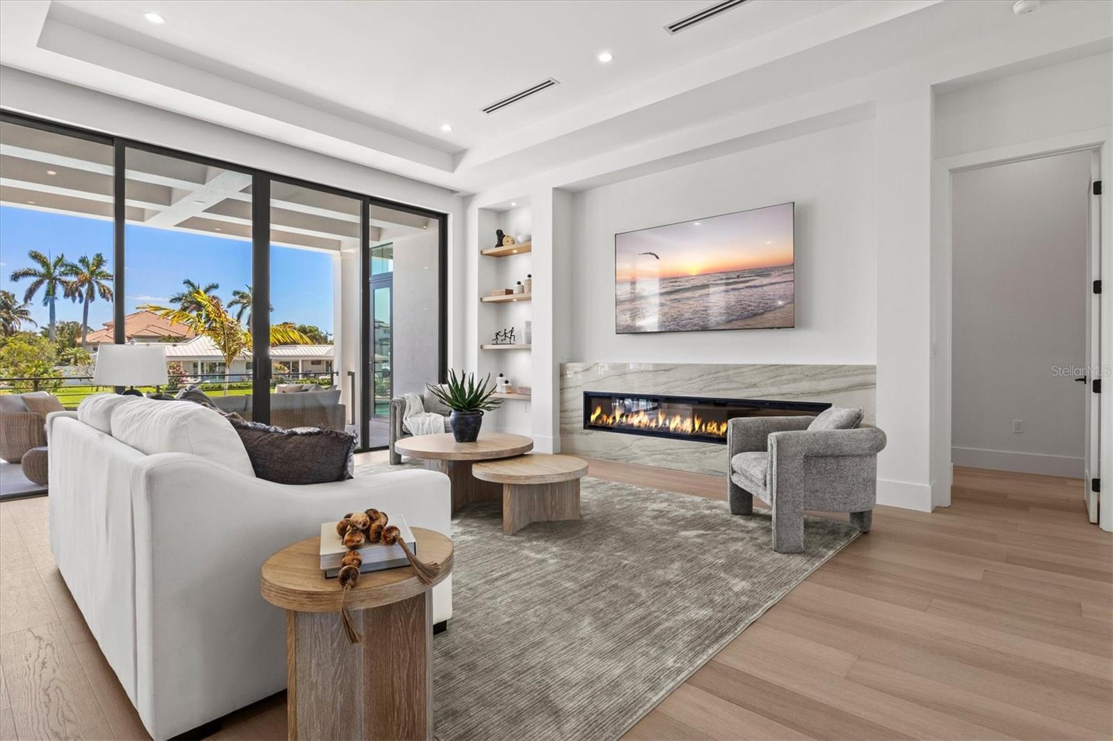 COUNTRY CLUB SHORES IV - Residential