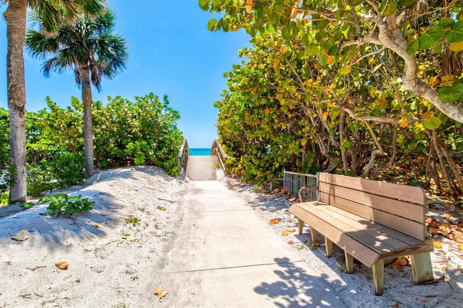 COUNTRY CLUB SHORES IV - Residential