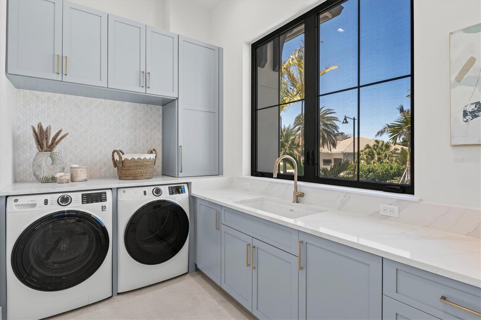 COUNTRY CLUB SHORES IV - Residential