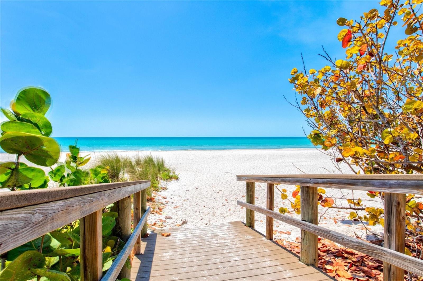 COUNTRY CLUB SHORES IV - Residential