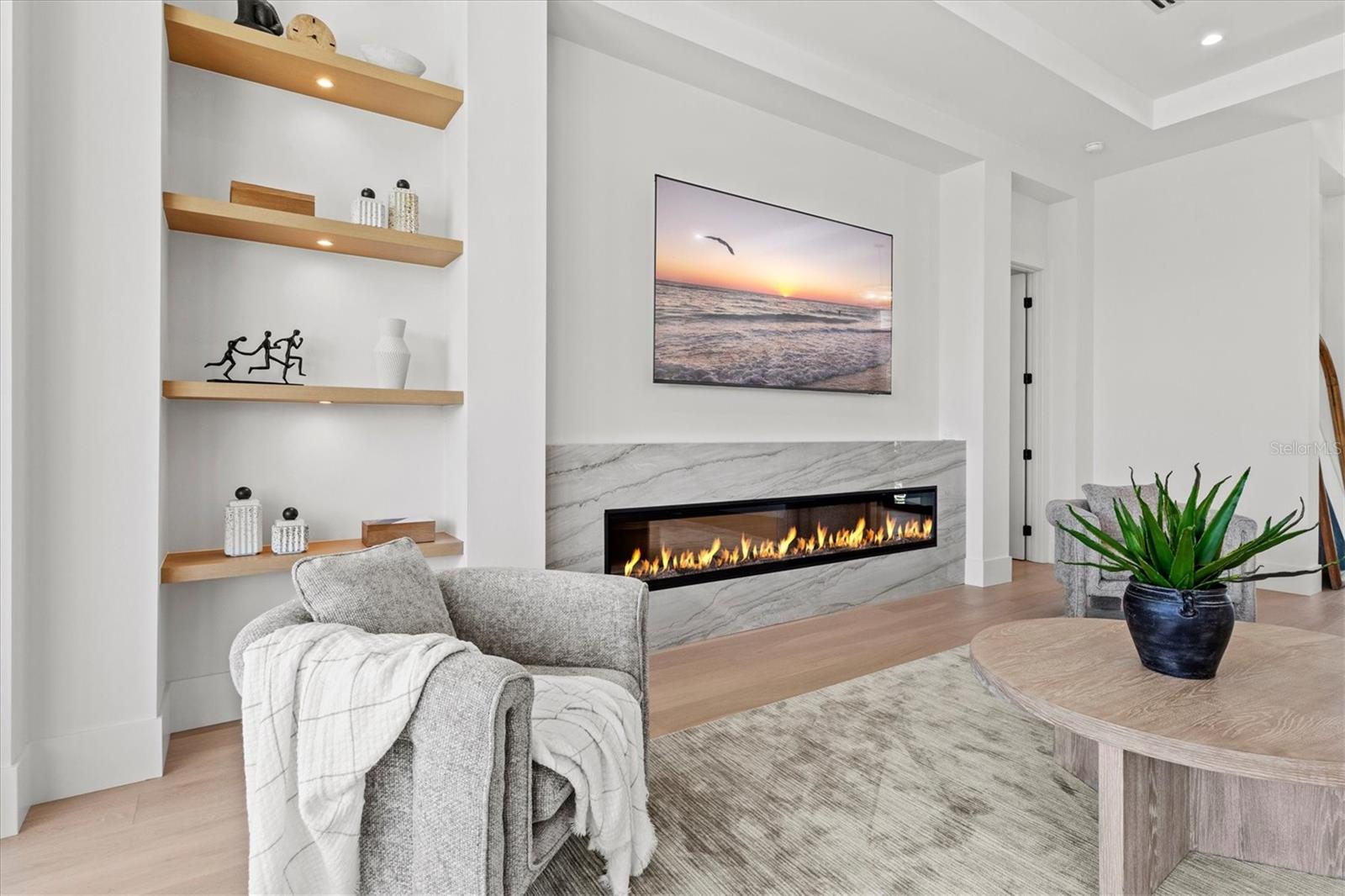 COUNTRY CLUB SHORES IV - Residential