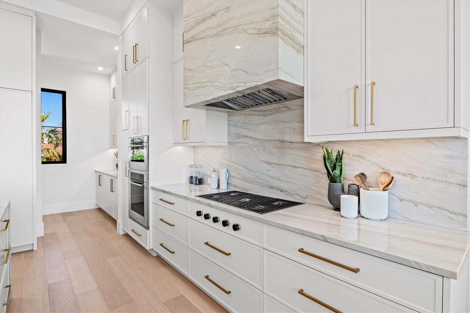 COUNTRY CLUB SHORES IV - Residential