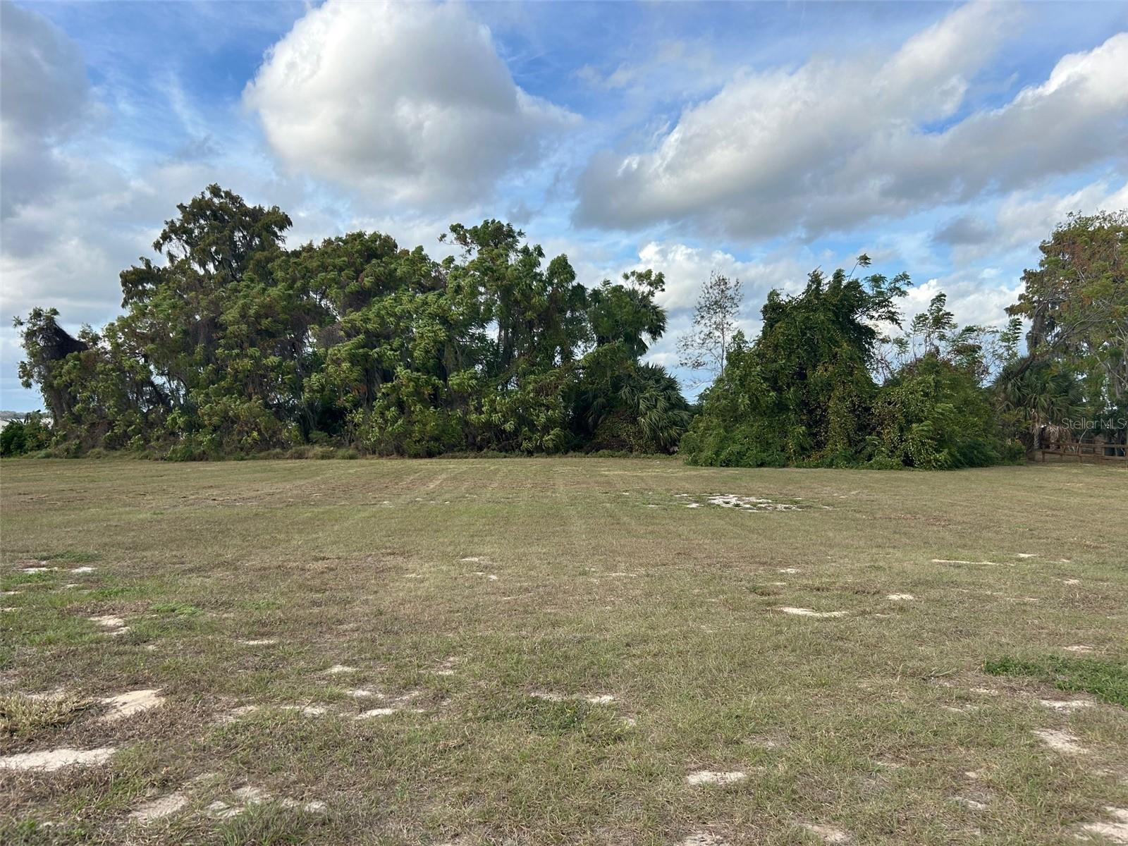LEESBURG WATERS EDGE SUB - Land